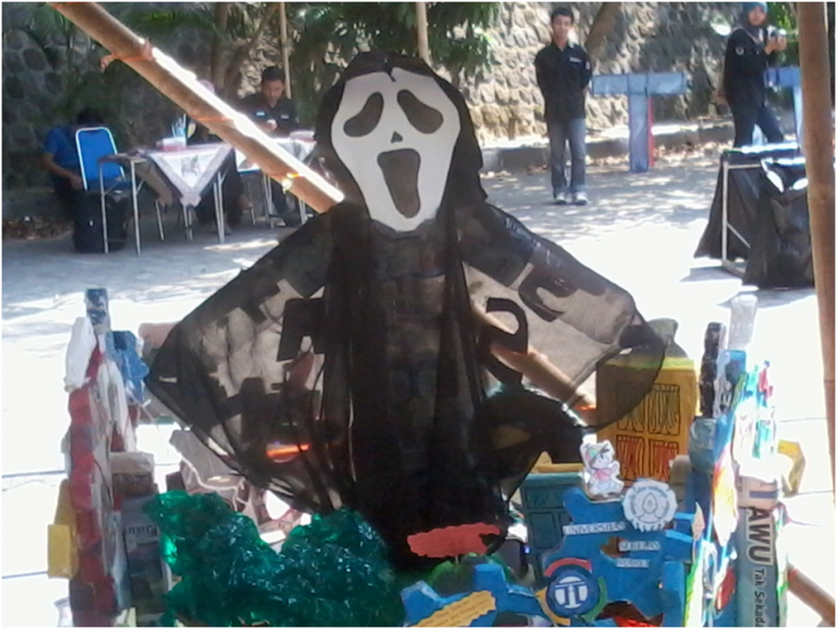 Gambar: Mading hasil karya Tim 1 SMAN 4 Surakarta yang berhasil menyabet juara 1