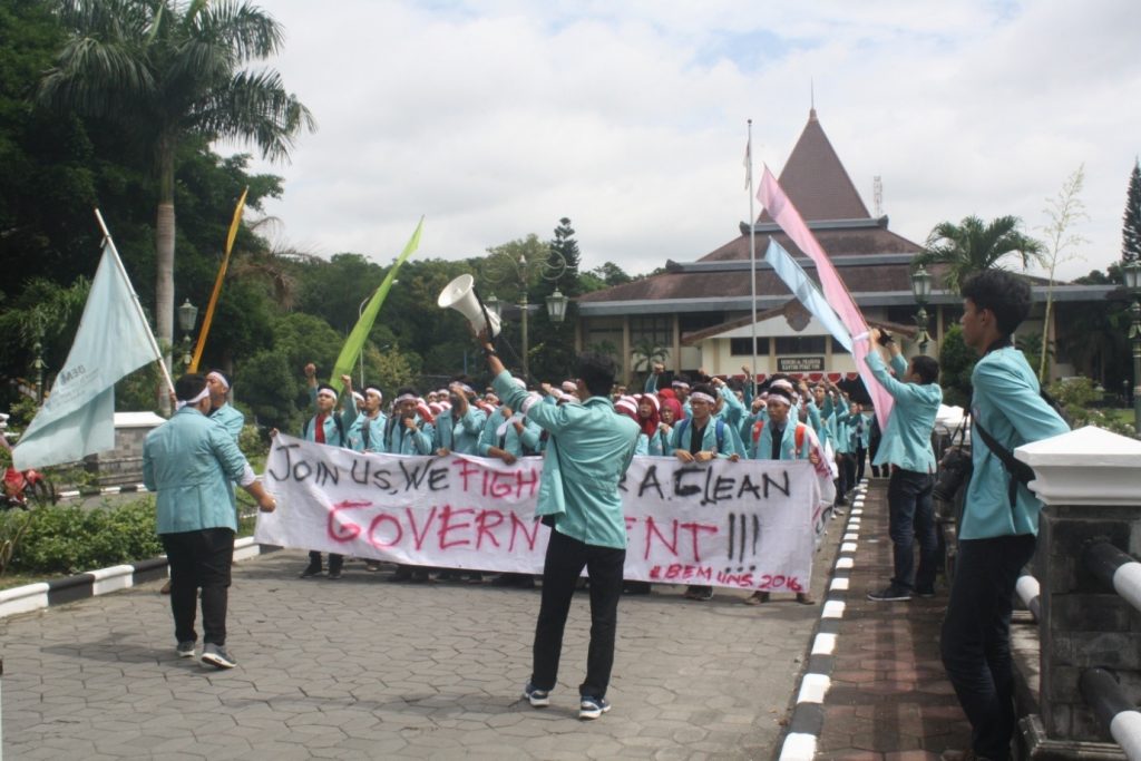 Gugat Pengawalan BEM UNS