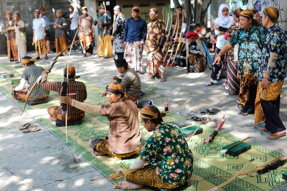 Pemanah sedang bersiap memanah.