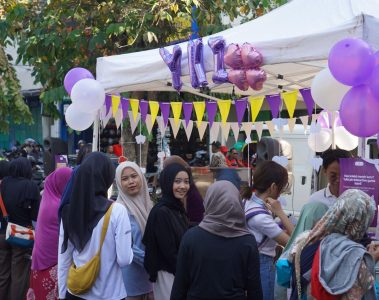 Masyarakat Surakarta sangat antusias mengunjungi booth kampanye ‘YKI Fun-raising Day’ yang berlokasi di kawasan Car Free Day (CFD) Slamet Riyadi Surakarta, Minggu (07/06/2026). (Foto: Dok. Panitia YKI Fun-raising Day).