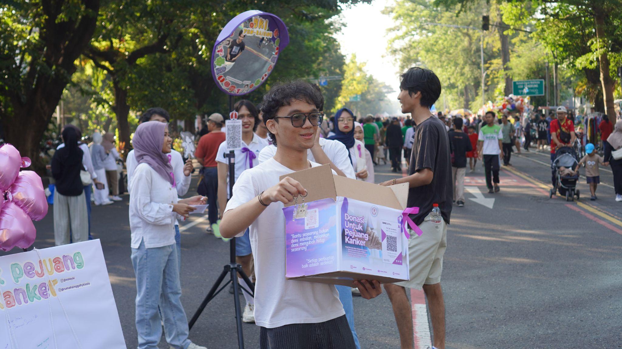Kampanye interaktif penggalangan dana yang tidak hanya mengajak masyarakat untuk peduli terhadap kanker tetapi juga diselipkan wawasan terkait kanker yang dikemas dalam bentuk games seru. Foto: Dok. Panitia YKI Fun-raising Day